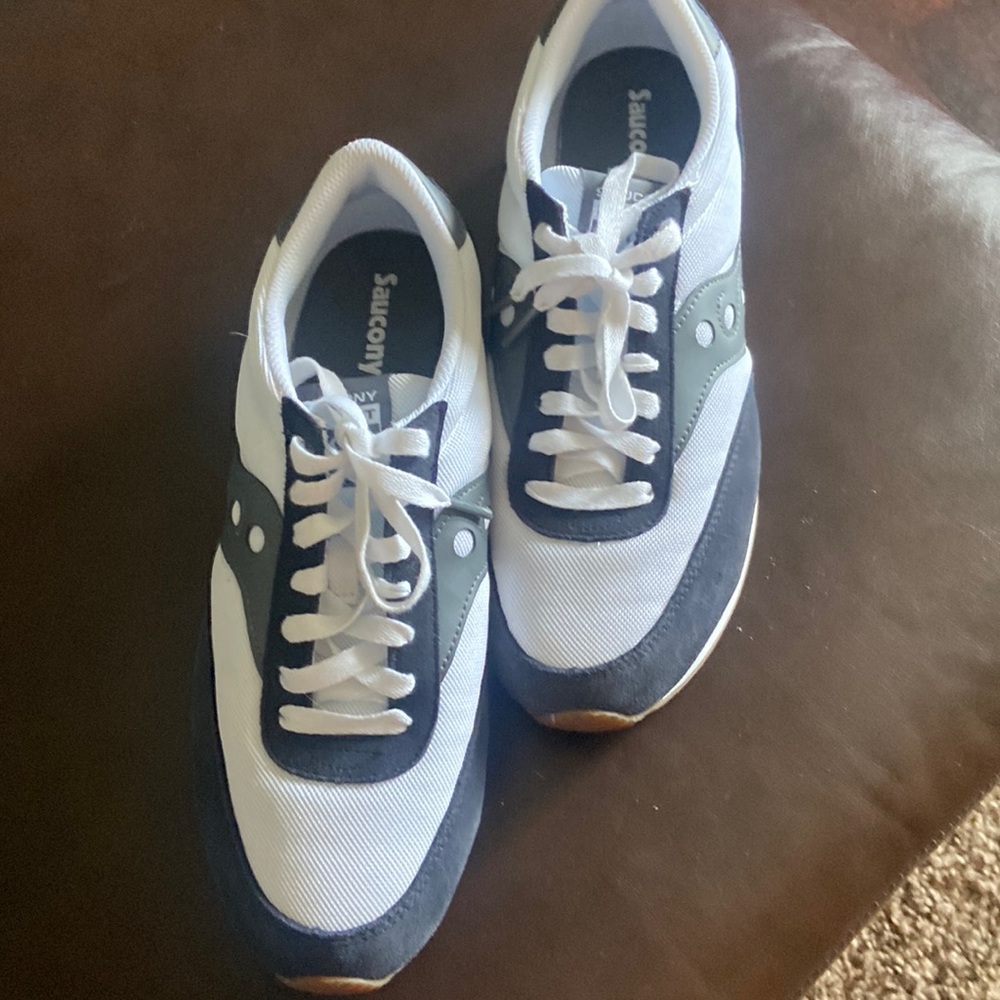 NWOT saucony hornet sneakers size 8.5